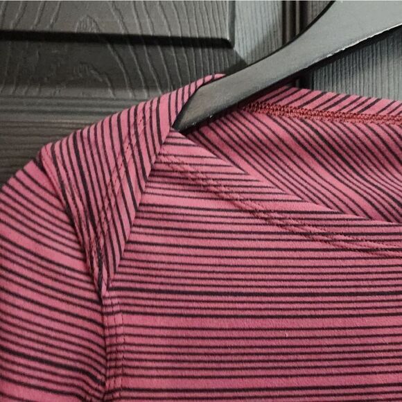 Lululemon Kanto Catch Me Long Sleeve in Kanto Stripe Wine Berry Black        409 - Picture 16 of 16